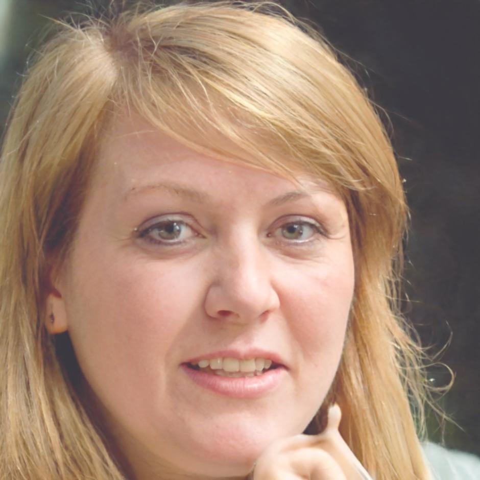 Portrait d'Élise Beaumont, consultante en gestion budgétaire